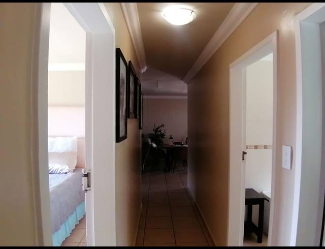 3 BEDROOM FREEHOLD FOR SALE IN MEIRINGSPARK